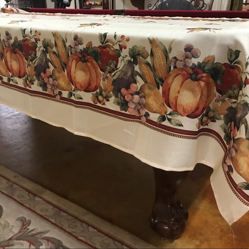 Autumn table cloth 102”x 60”